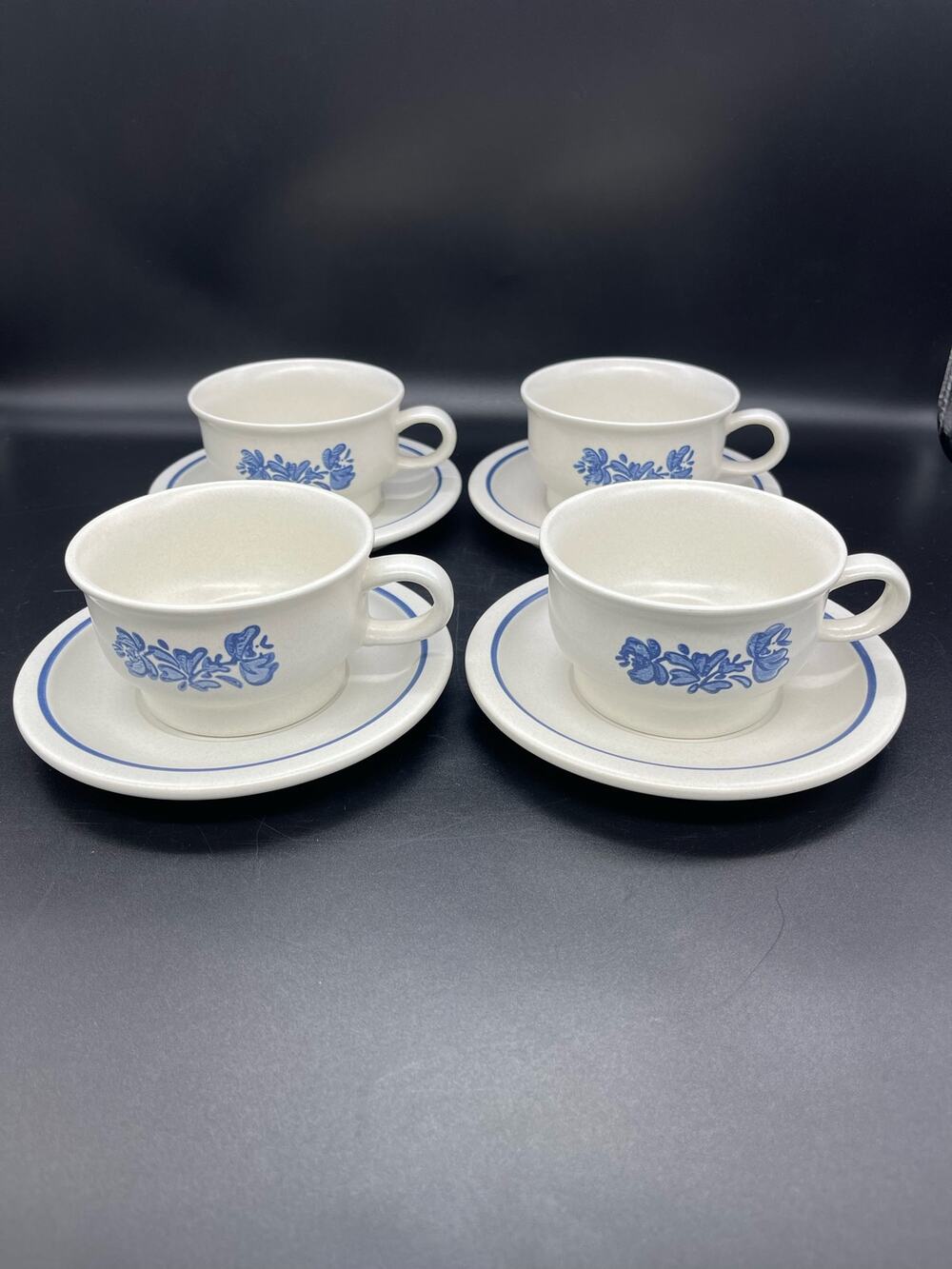 Pfaltzgraff Yorktowne Set of 4 Coffee Mugs / Cups & Saucers USA